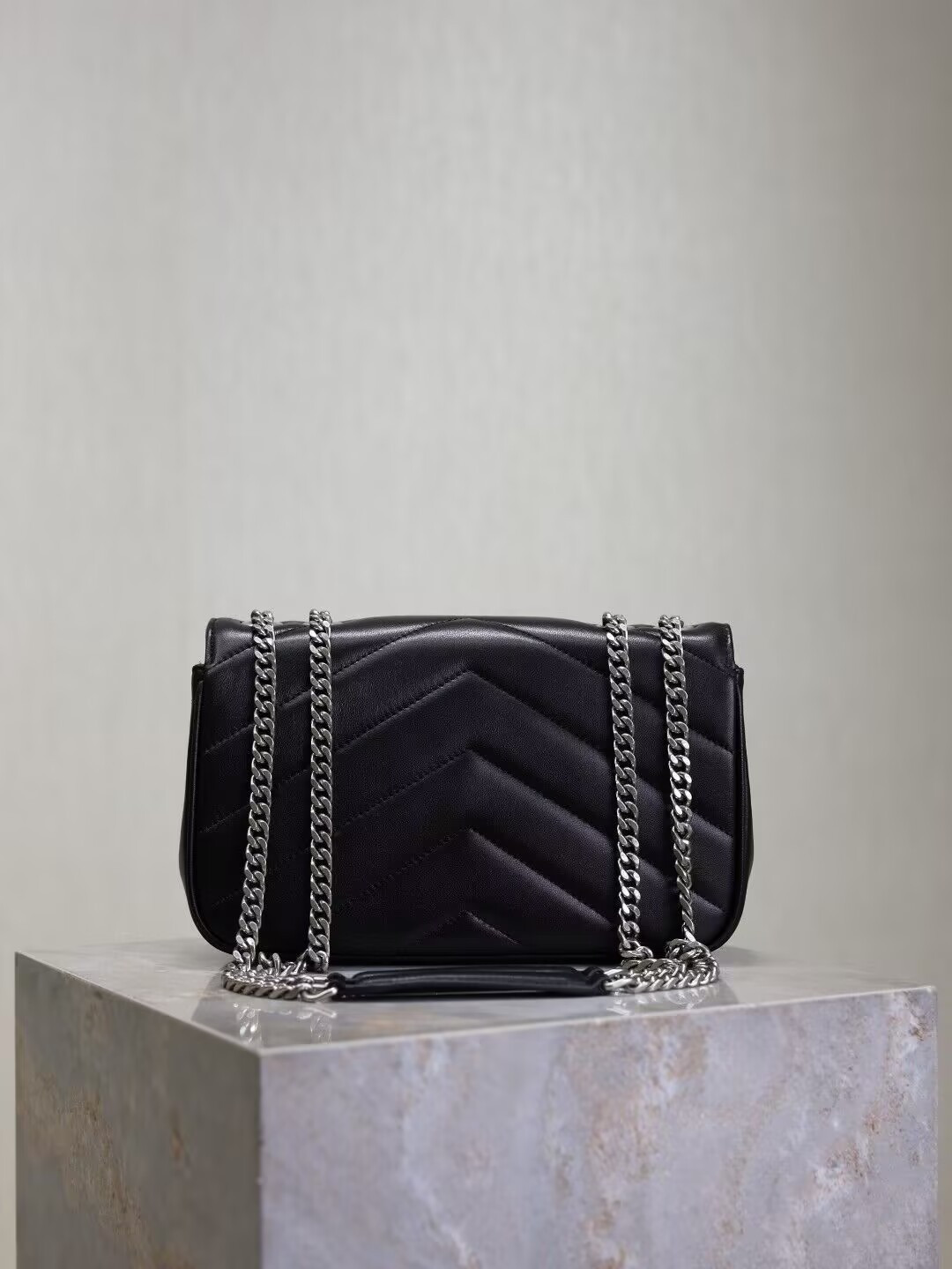 YSL LOULOU small in MATELASSÉ lambskin 24x14x6cm