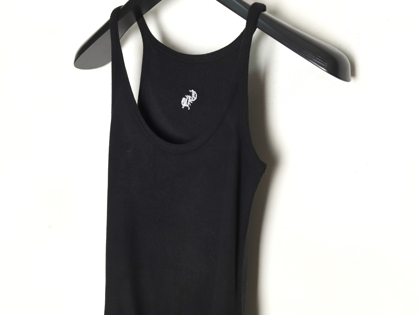 Ch*0me He**ts ch knitting vest