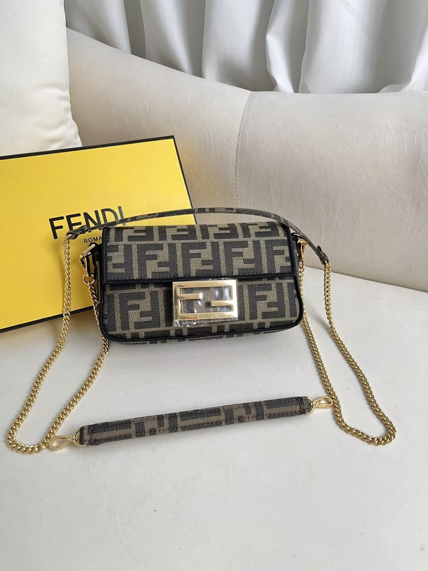 Fendi Baguette Mini 19x4x11.5cm