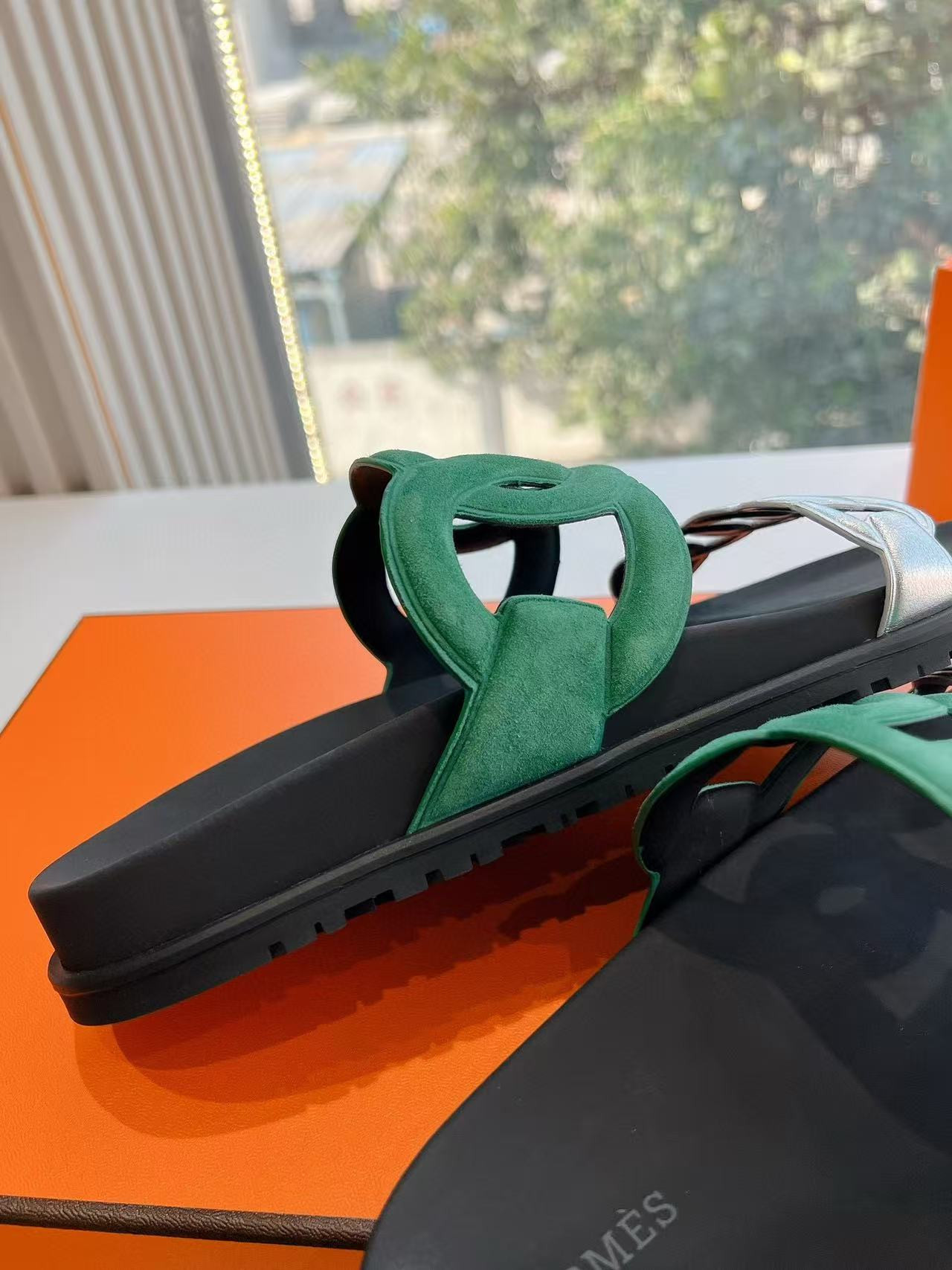 UA Hermès Extra sandal