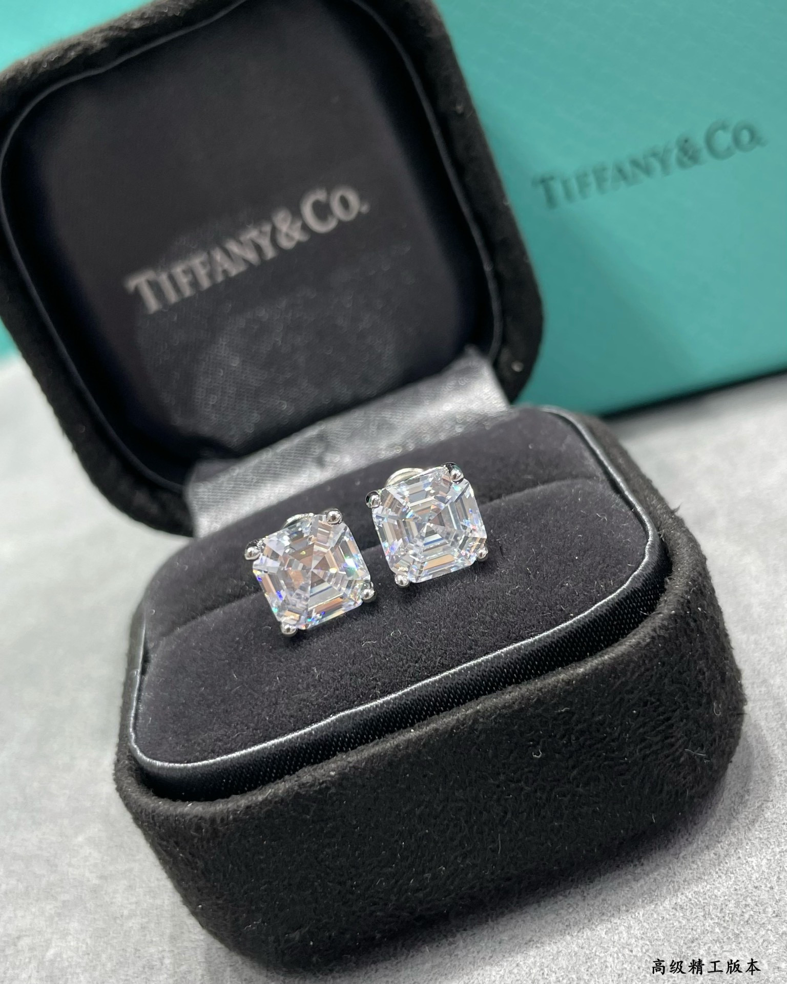 Tiffany & Co. Four-Prong Stud Earrings 7x7mm Ag925