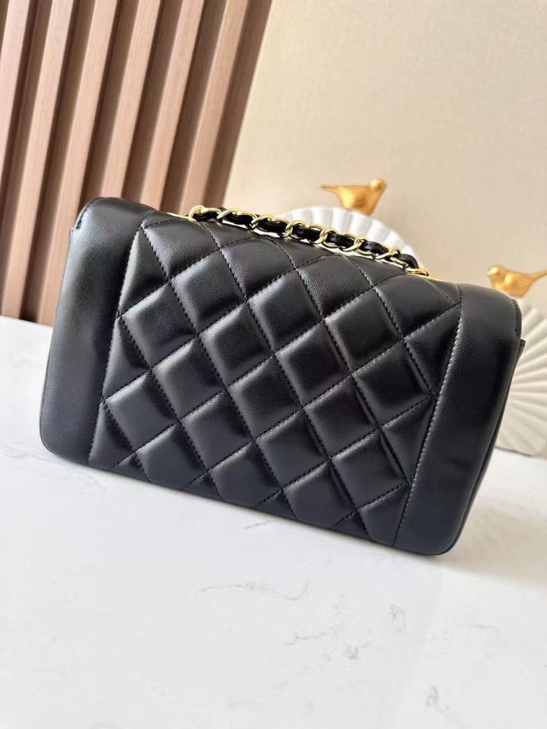 Chanel Small Diana Flap Bag Lambskin Gold Hardware 22.5x14x7cm