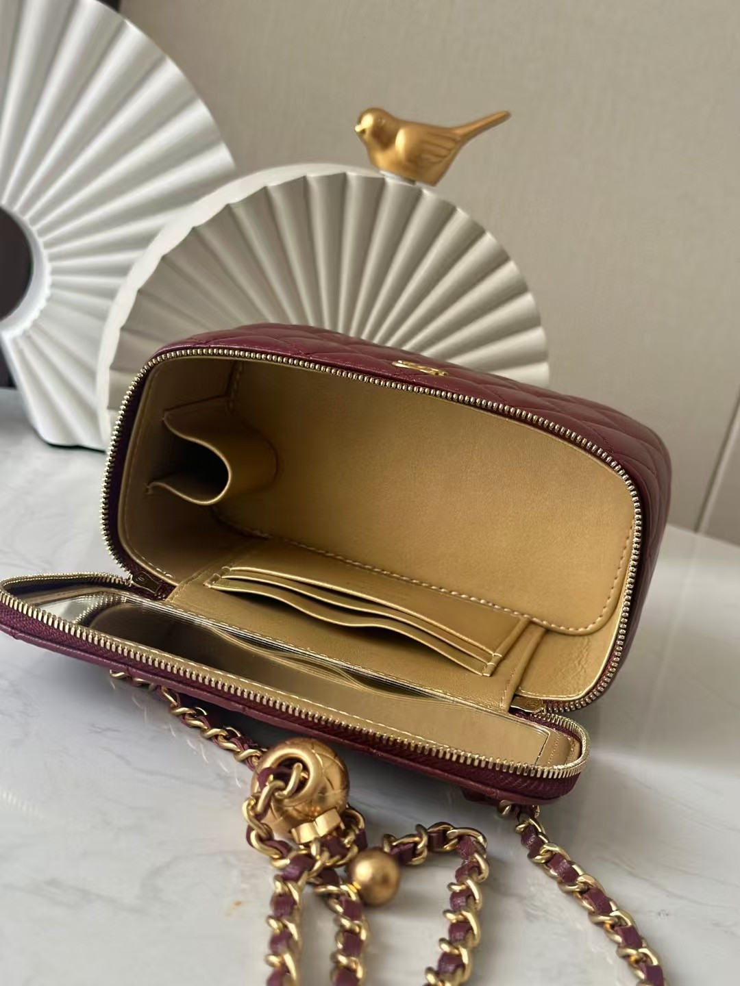 CHANEL Vanity With Chain 9.5x17x8cm