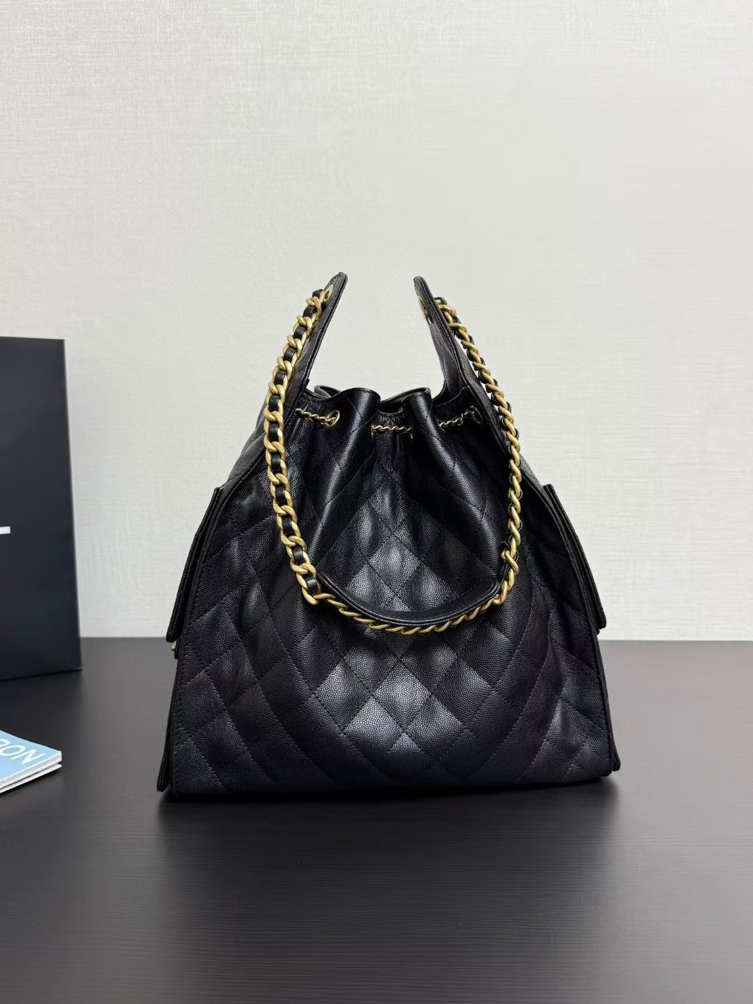CHANEL 25C Bucket BAG 40x30x15cm