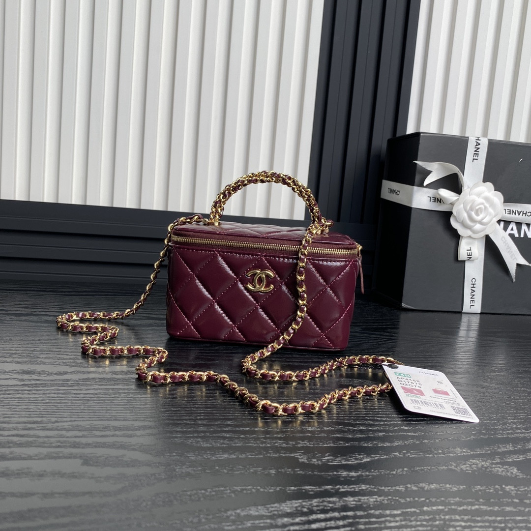 Chanel Clutch With Chain 9.5x 17x 8CM