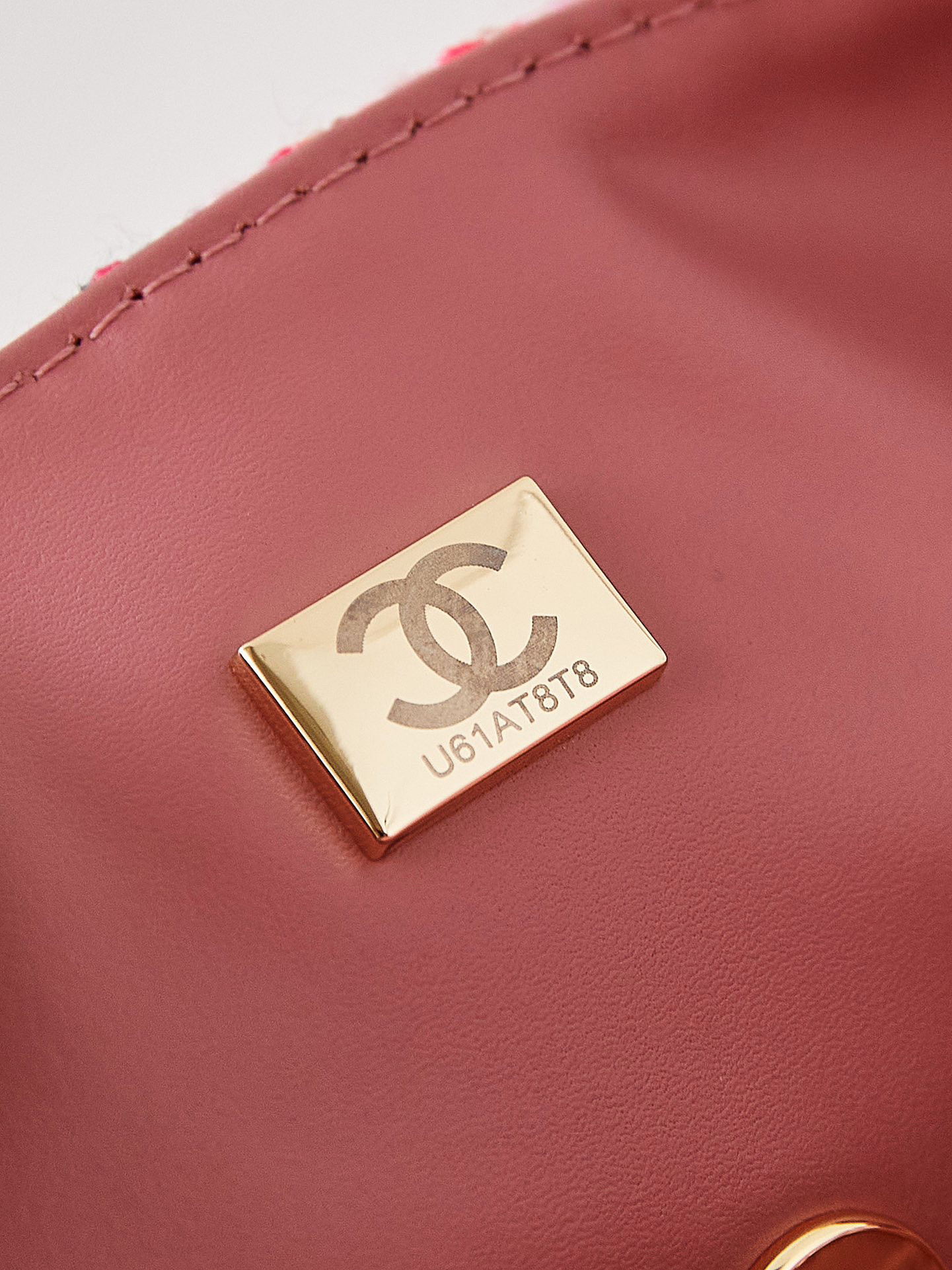 CHANEL MINI CLASSIC HANDBAG 12 × 20 × 6 cm