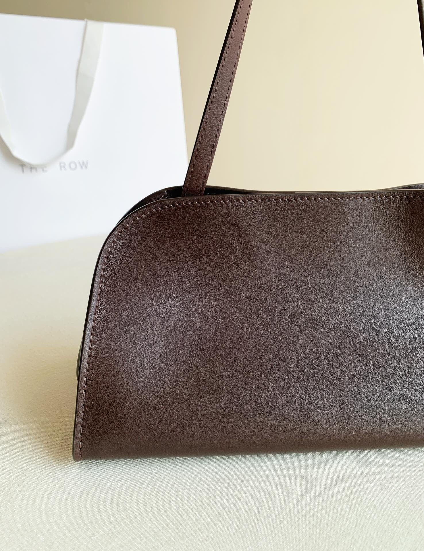 The Row Peggy Clutch in Leather 28x13x14cm