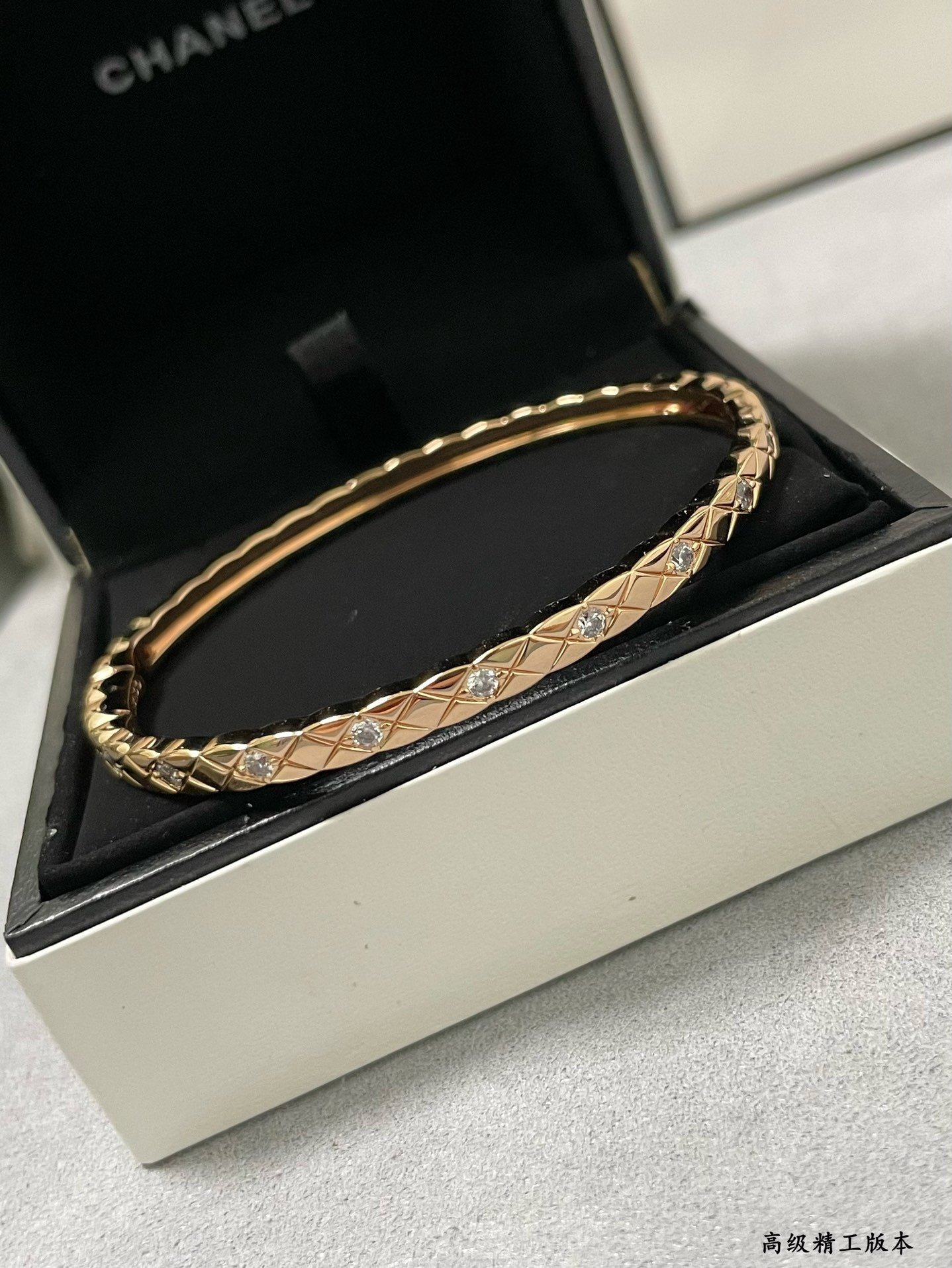 Chanel Finely carved narrow diamond Bracelet