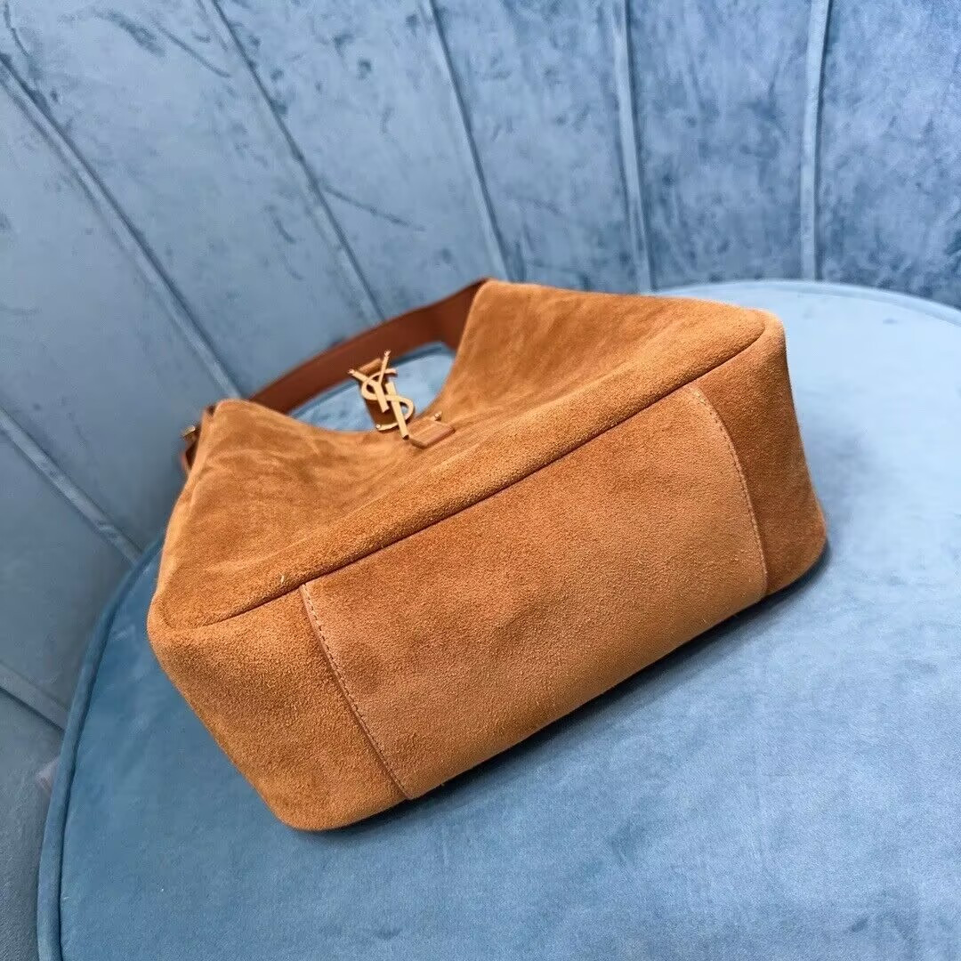 YSL LE 5 À 7 SUPPLE IN SUEDE 23x22x8.5cm