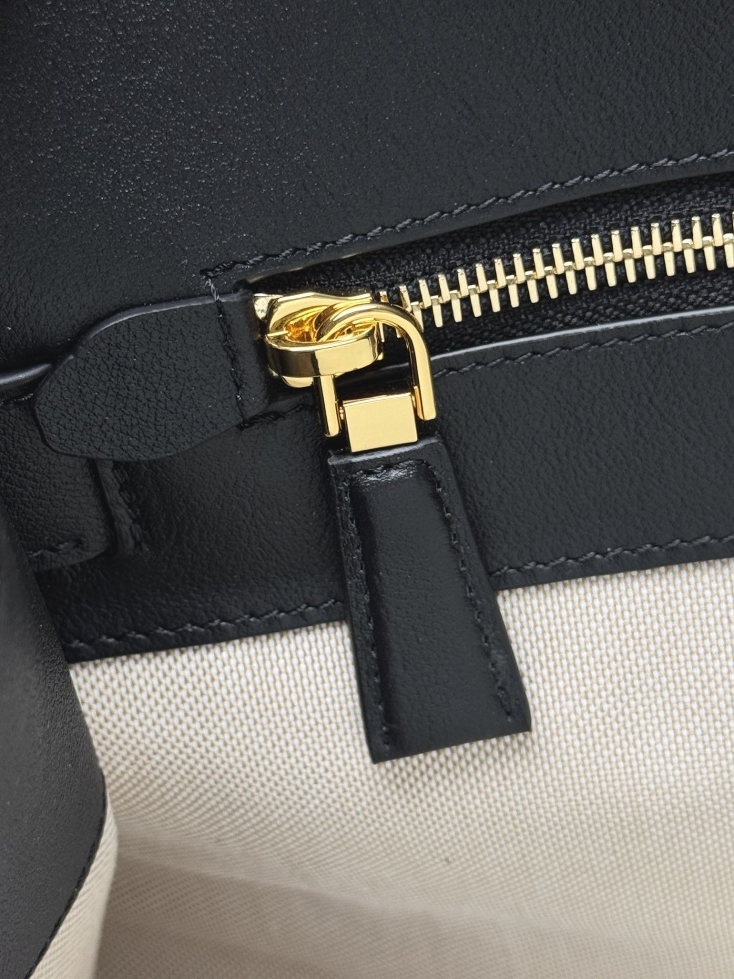 Prada Medium Leather Tote Bag Without Box 32x23.5x16cm