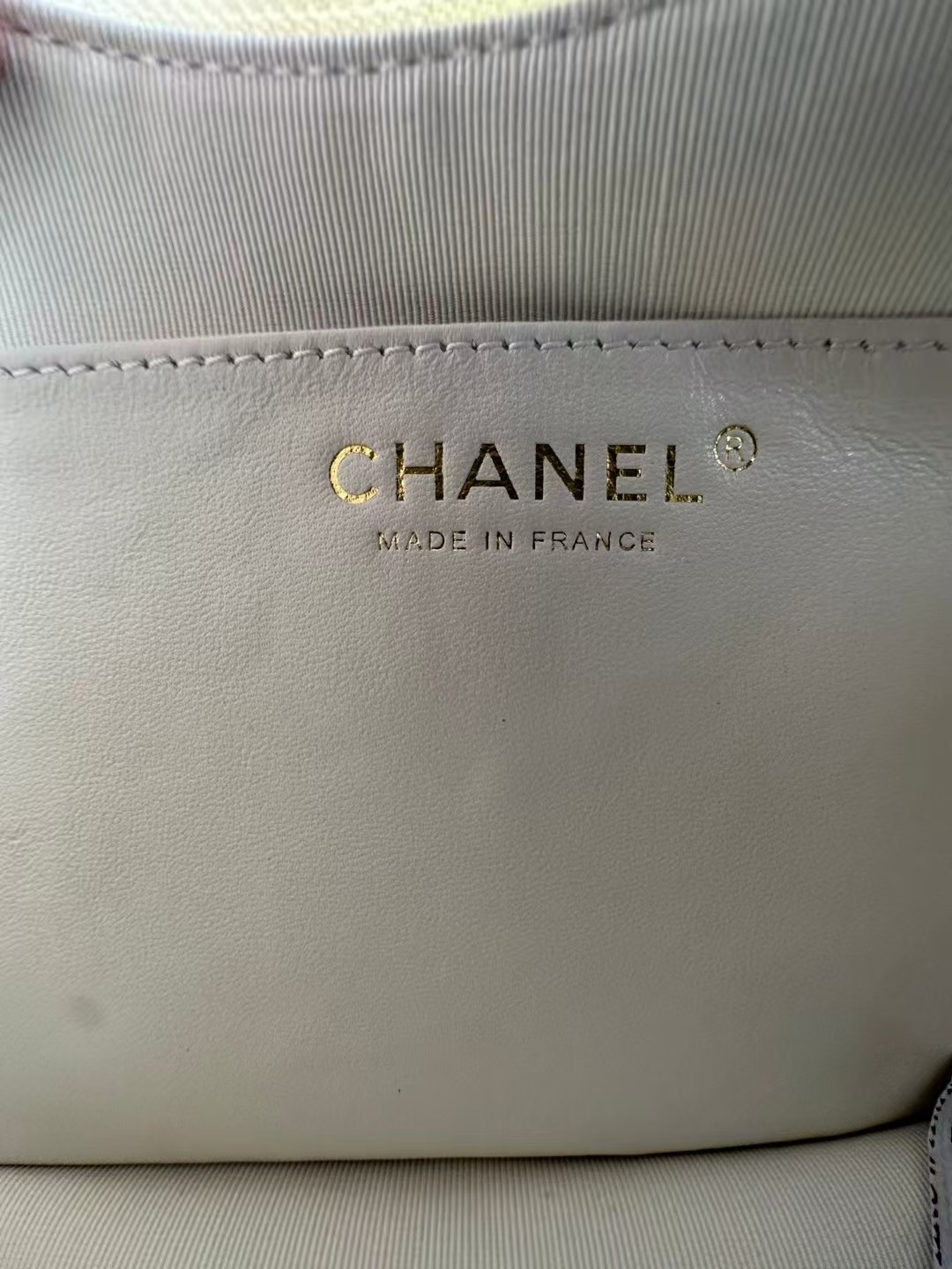 Chanel Hobo Handbag 23.5x13.5x5.3cm