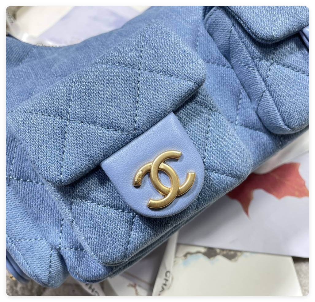 CHANEL CRUISE 2024/25 LARGE HOBO BAG Washed Denim & Gold-Tone Metal Blue  22x 31x 15cm