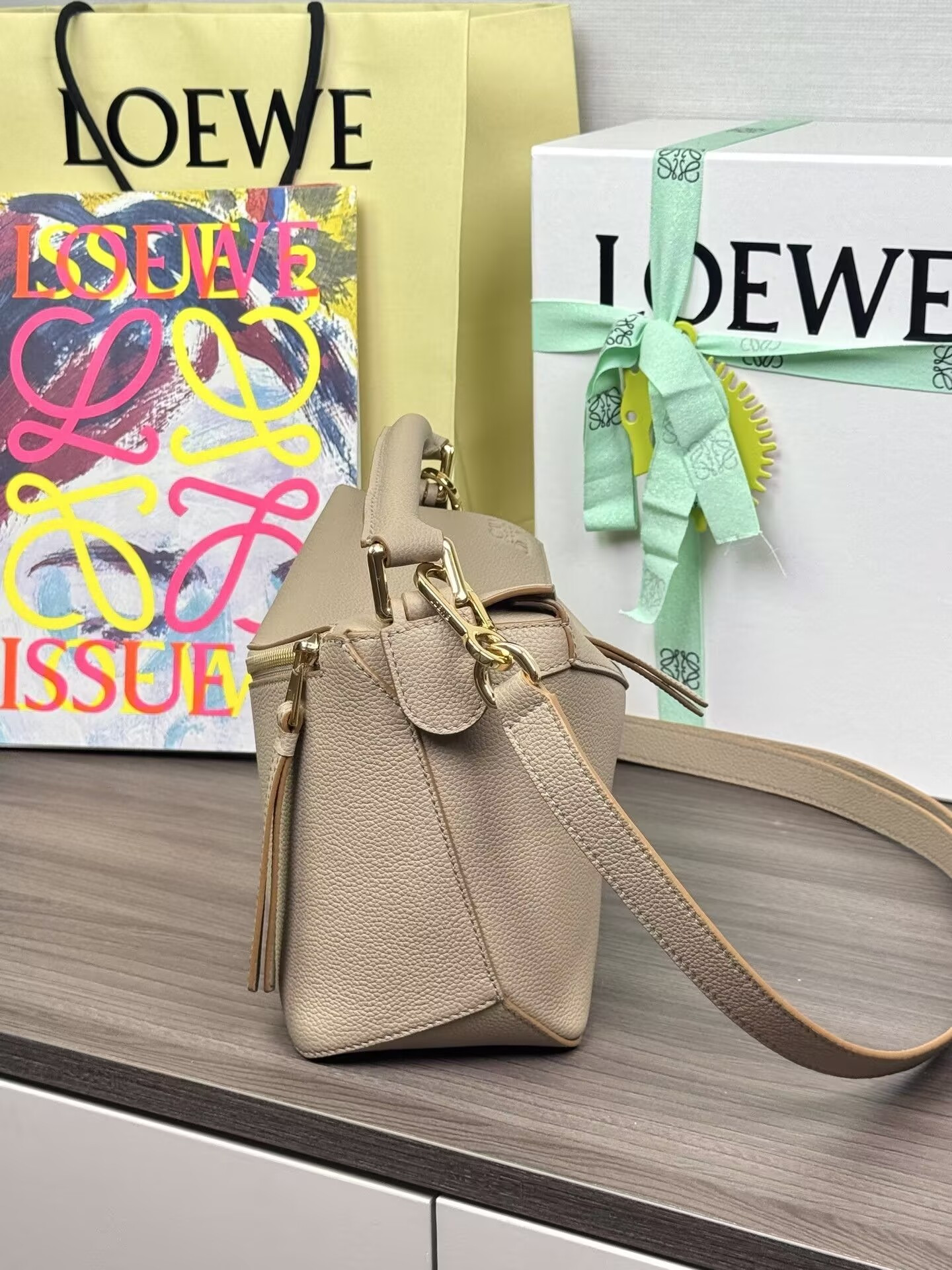LOEWE Small Puzzle bag in classic calfskin 24x10.5x16.5cm