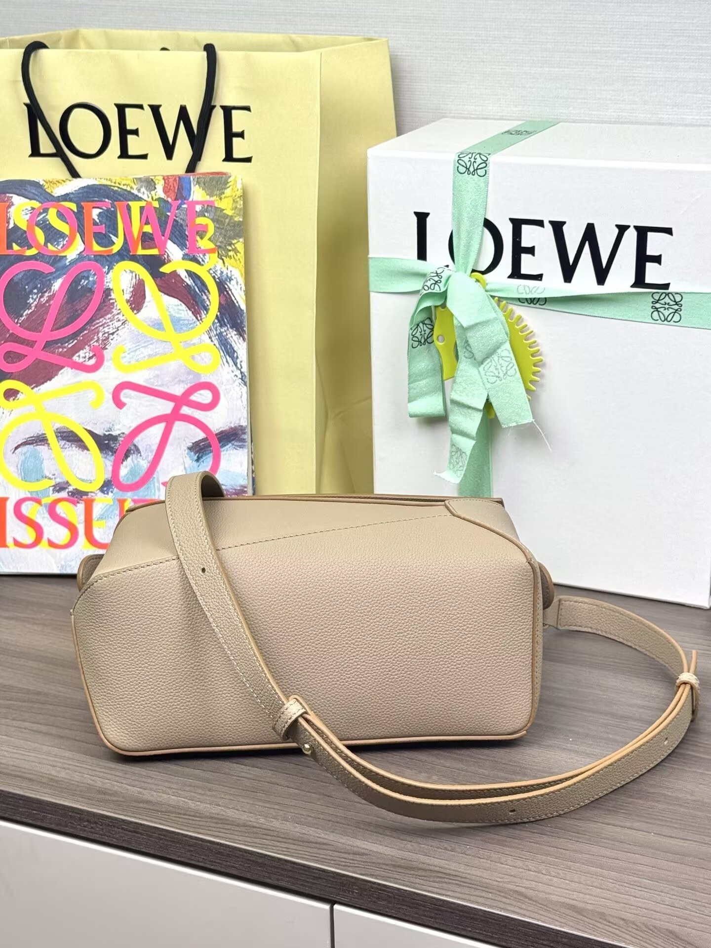 LOEWE Small Puzzle bag in classic calfskin 24x10.5x16.5cm