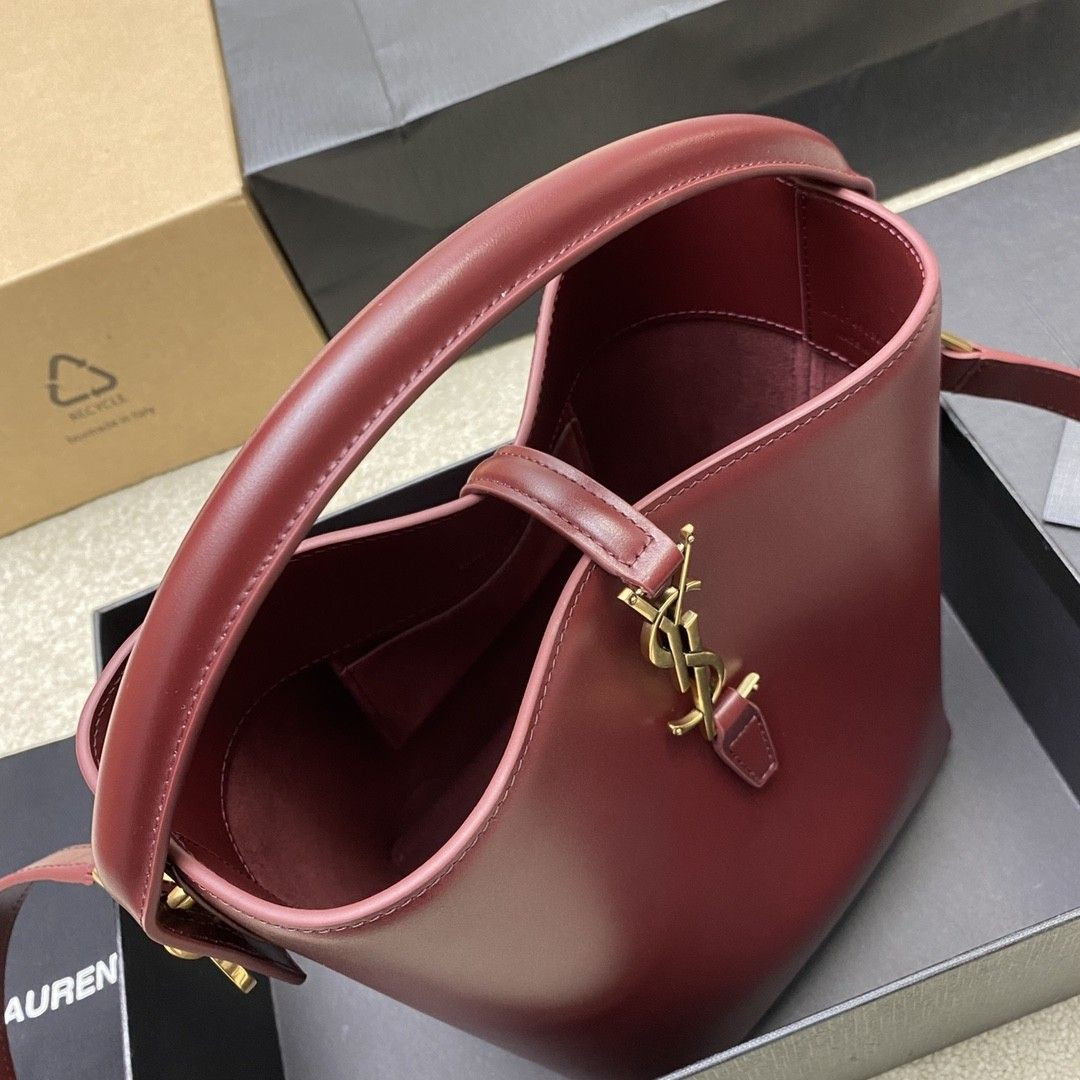 YSL LE 37 In Shiny Leather 17x20x13cm