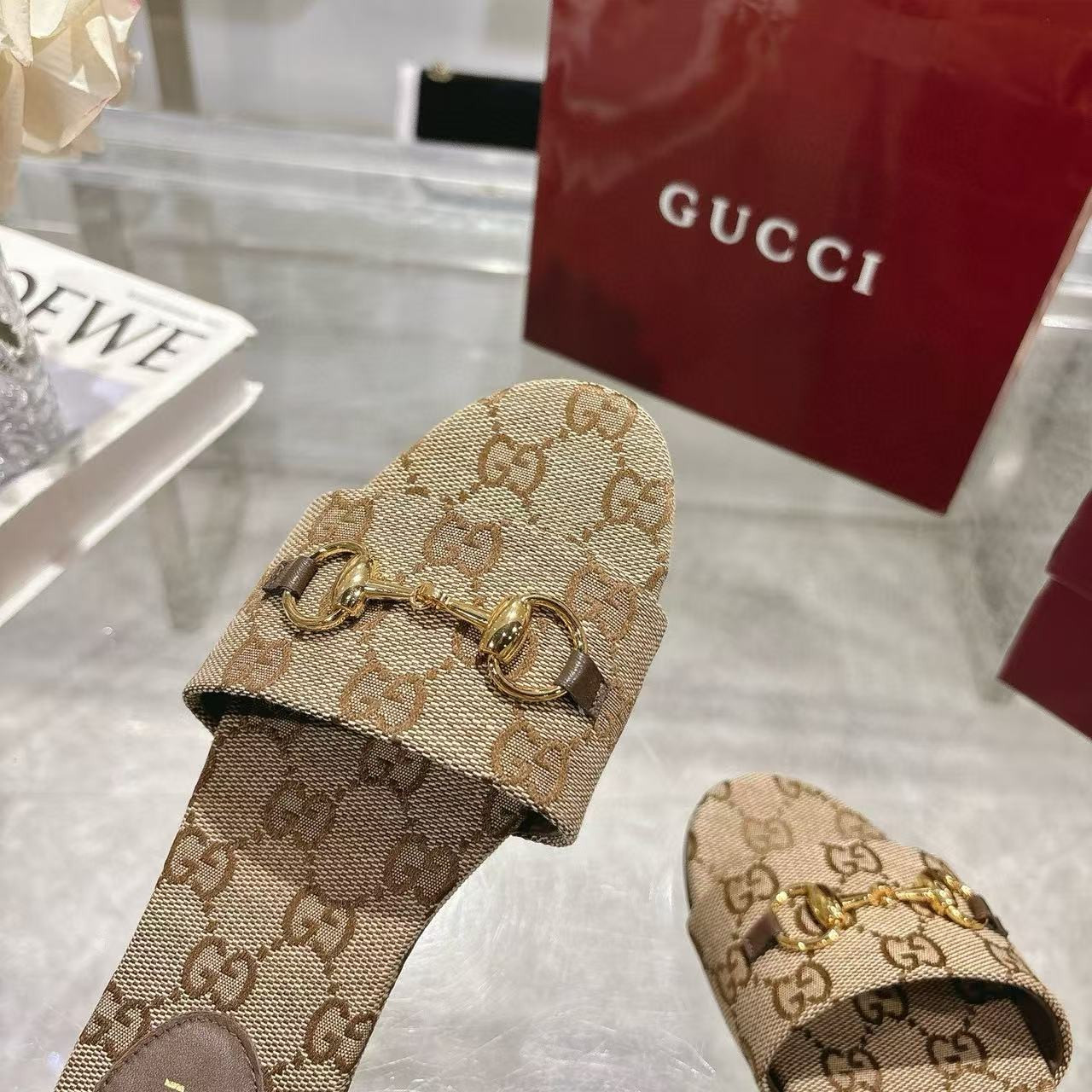 UA Gucci GG Canvas Siaga Slide Sandals