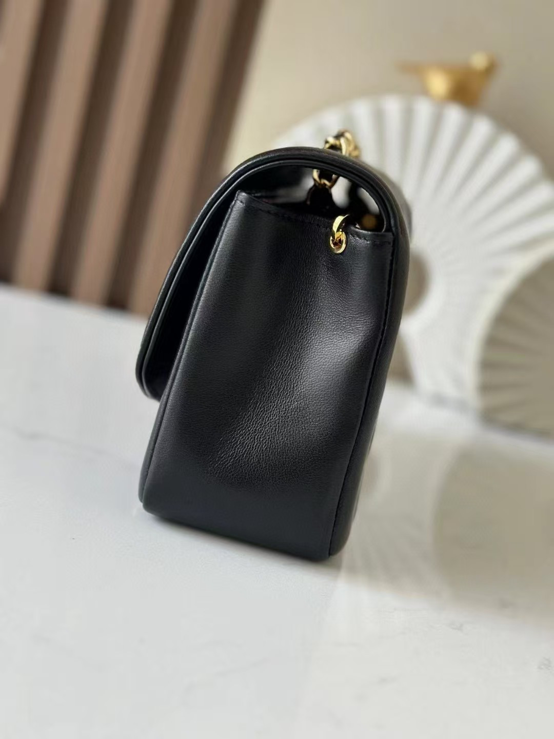 Chanel Small Diana Flap Bag Lambskin Gold Hardware 22.5x14x7cm