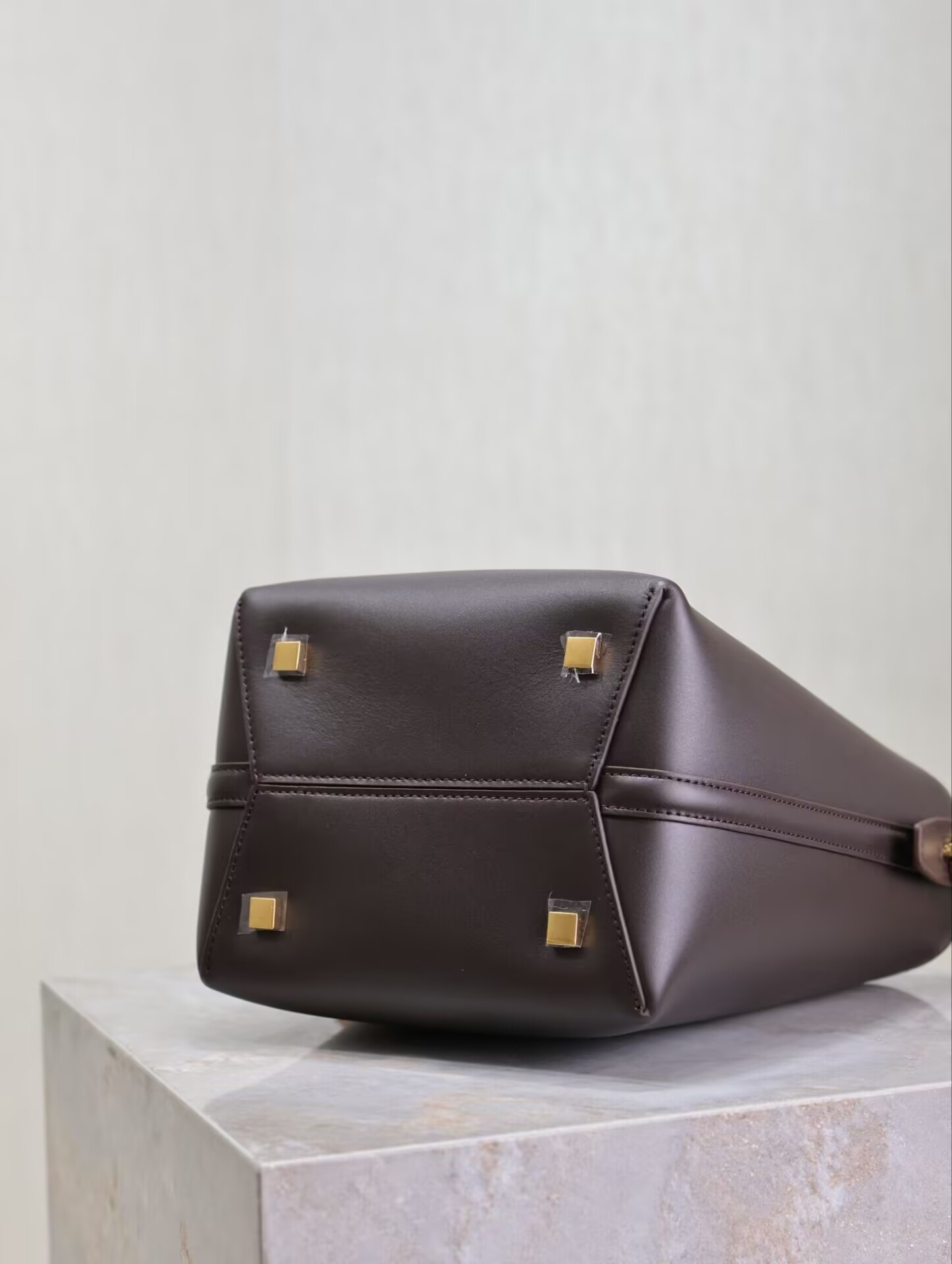 YSL LE 37 In Shiny Leather 17x20x13cm