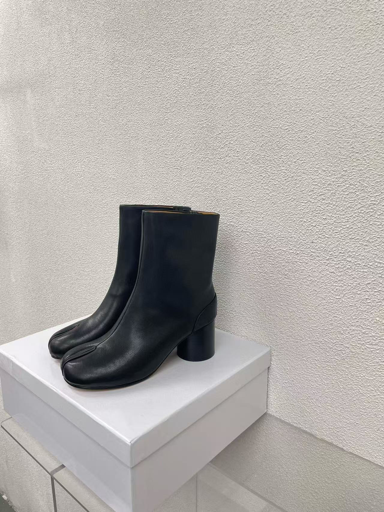 UA Maison Margiela Tabi Ankle Boots