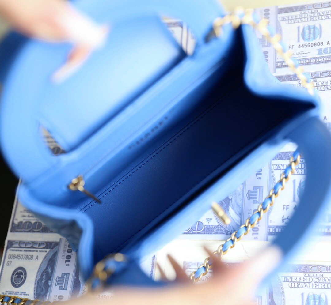 CHANEL 23 Kelly 19X13X7cm