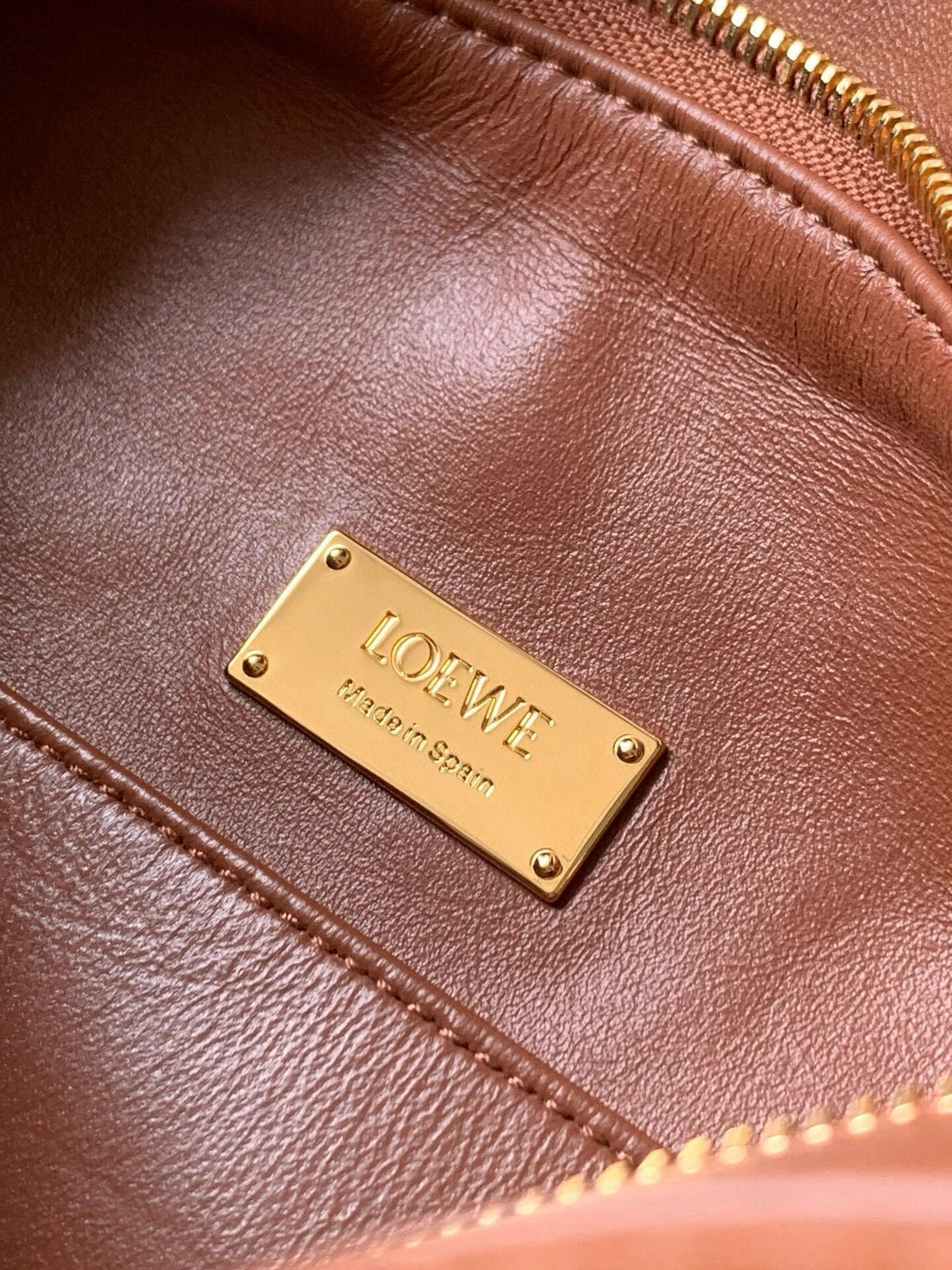 LOEWE Small Featherlight Puzzle Bag in Nappa Lambskin 16.5x24x10.5cm