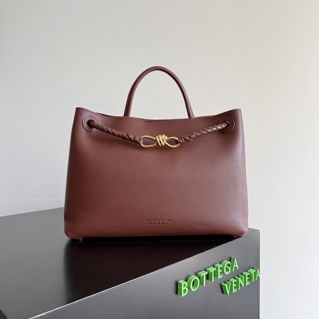 Bottega Veneta Medium Andiamo 32x25x11CM