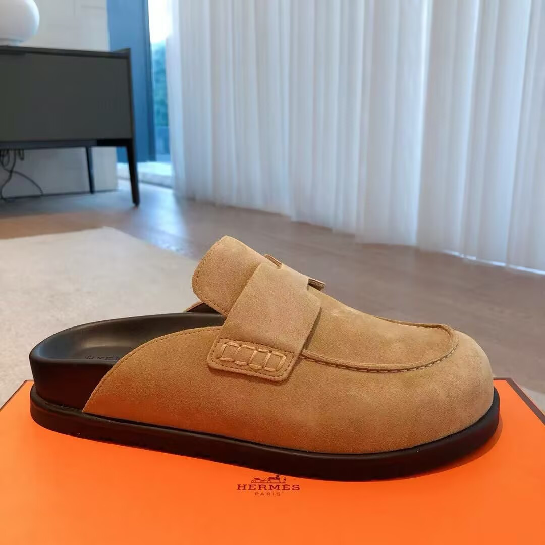 UA Hermès slippers
