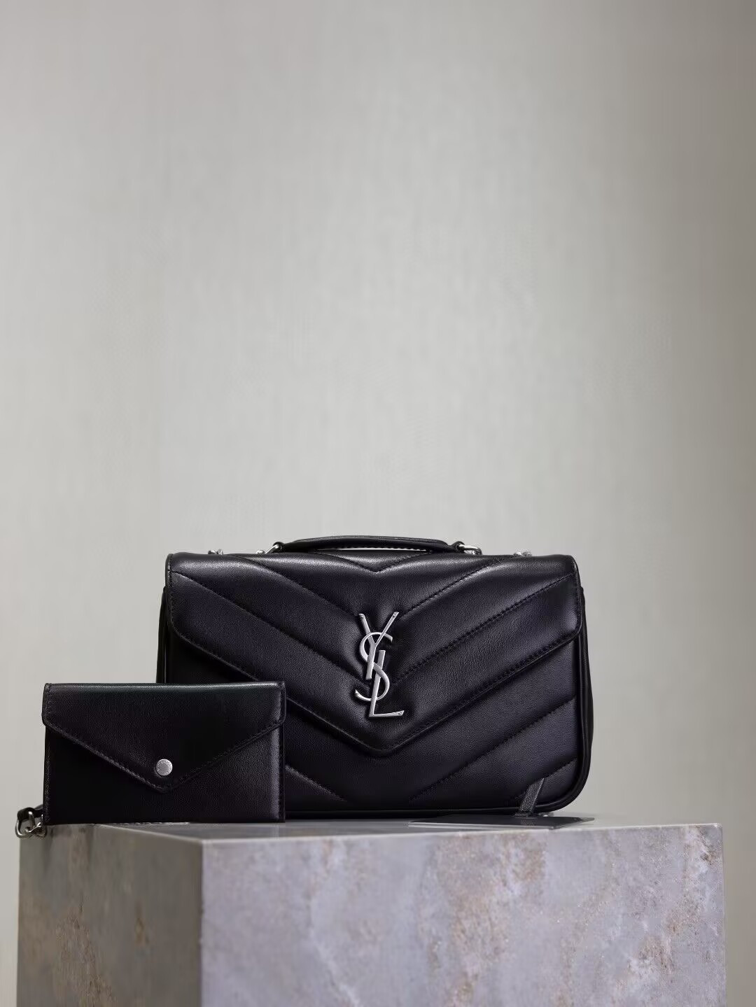 YSL LOULOU small in MATELASSÉ lambskin 24x14x6cm