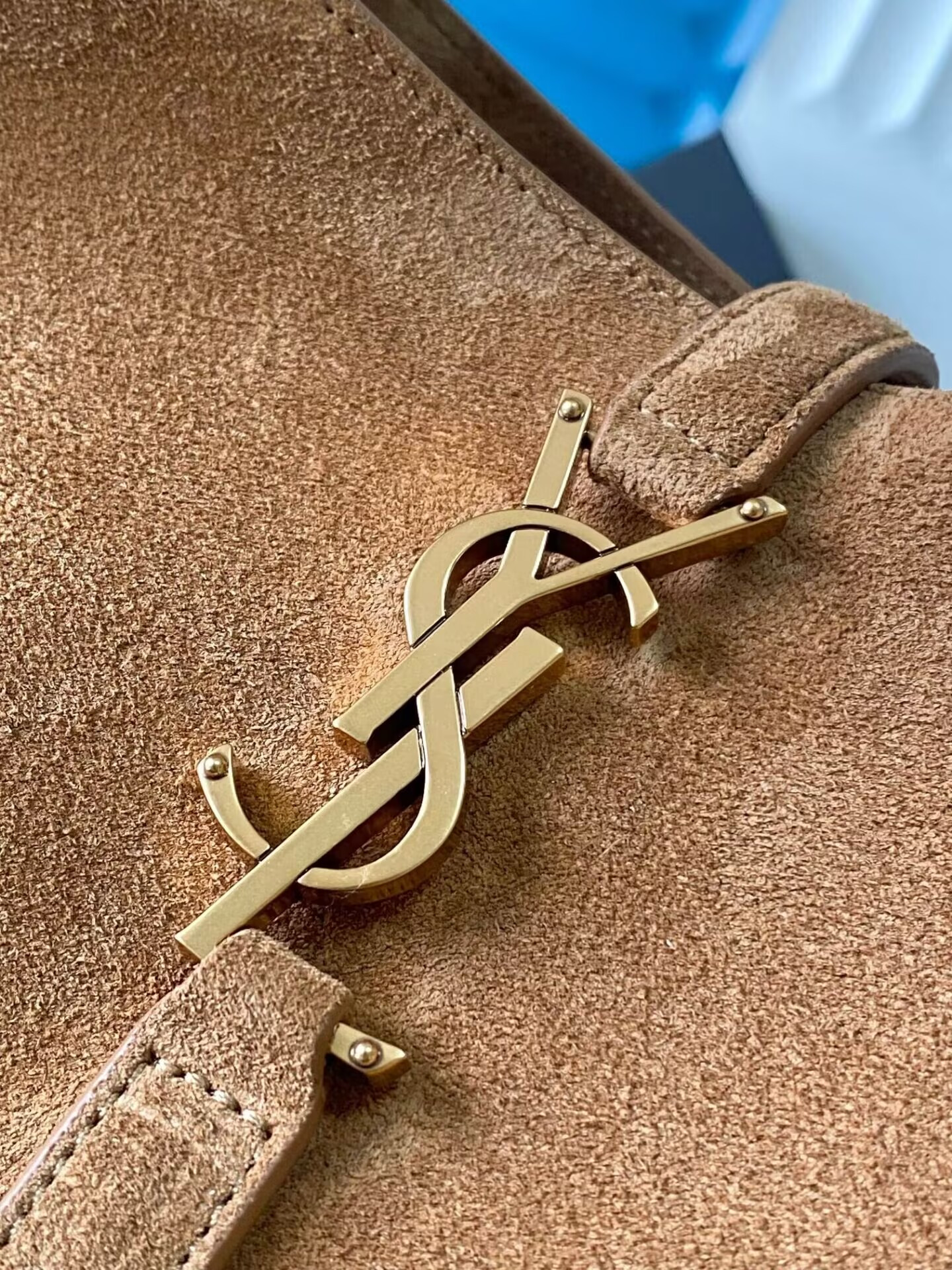 YSL LE 5 À 7 SUPPLE LARGE IN SUEDE 30 X 31 X 13 CM