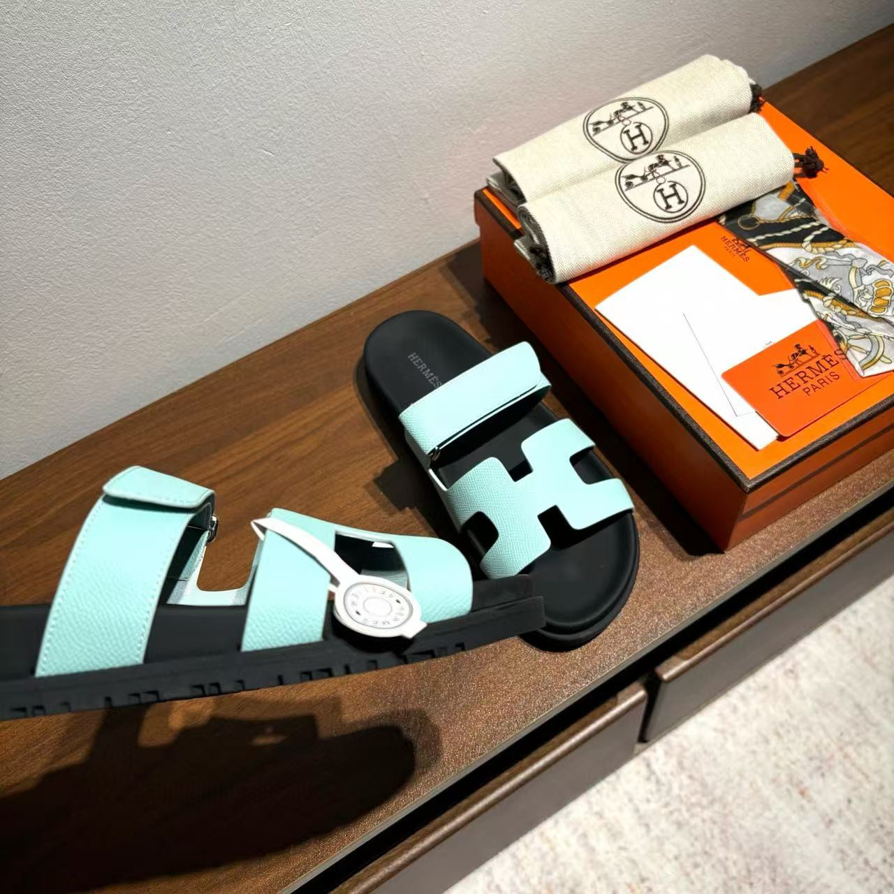 UA Hermès Chypre Sandal