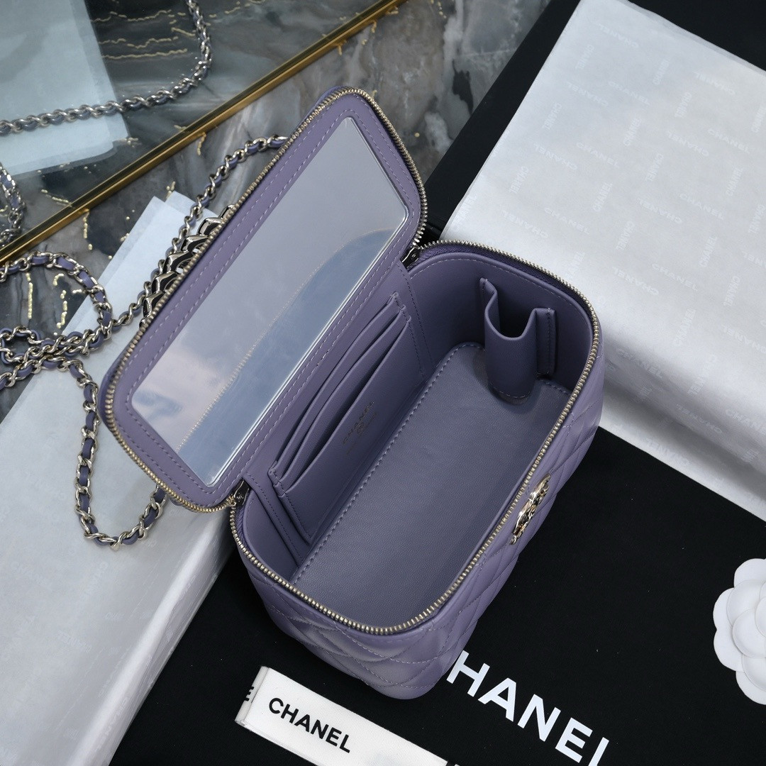 Chanel Clutch With Chain 9.5x17x 8cm