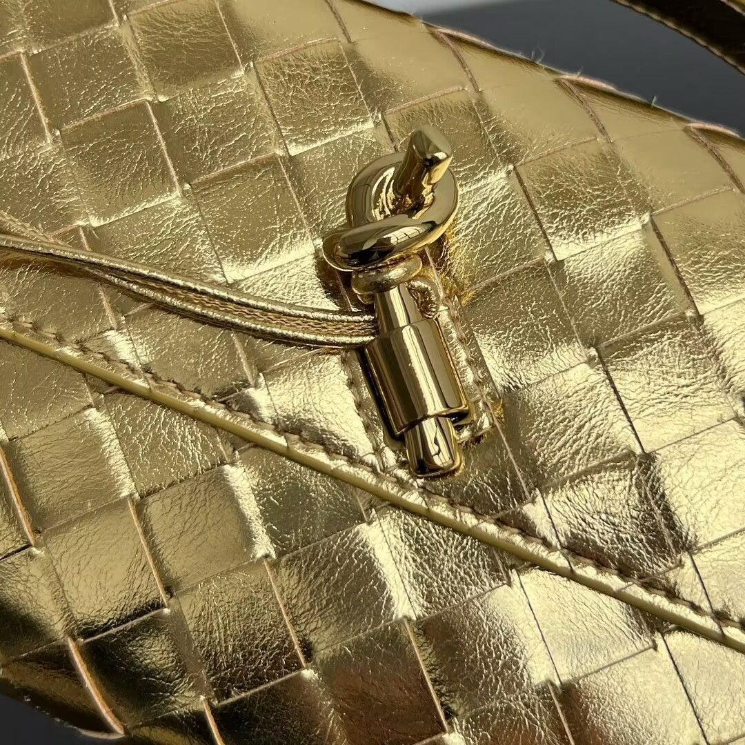 BOTTEGA VENETA Long Clutch Andiamo With Handle