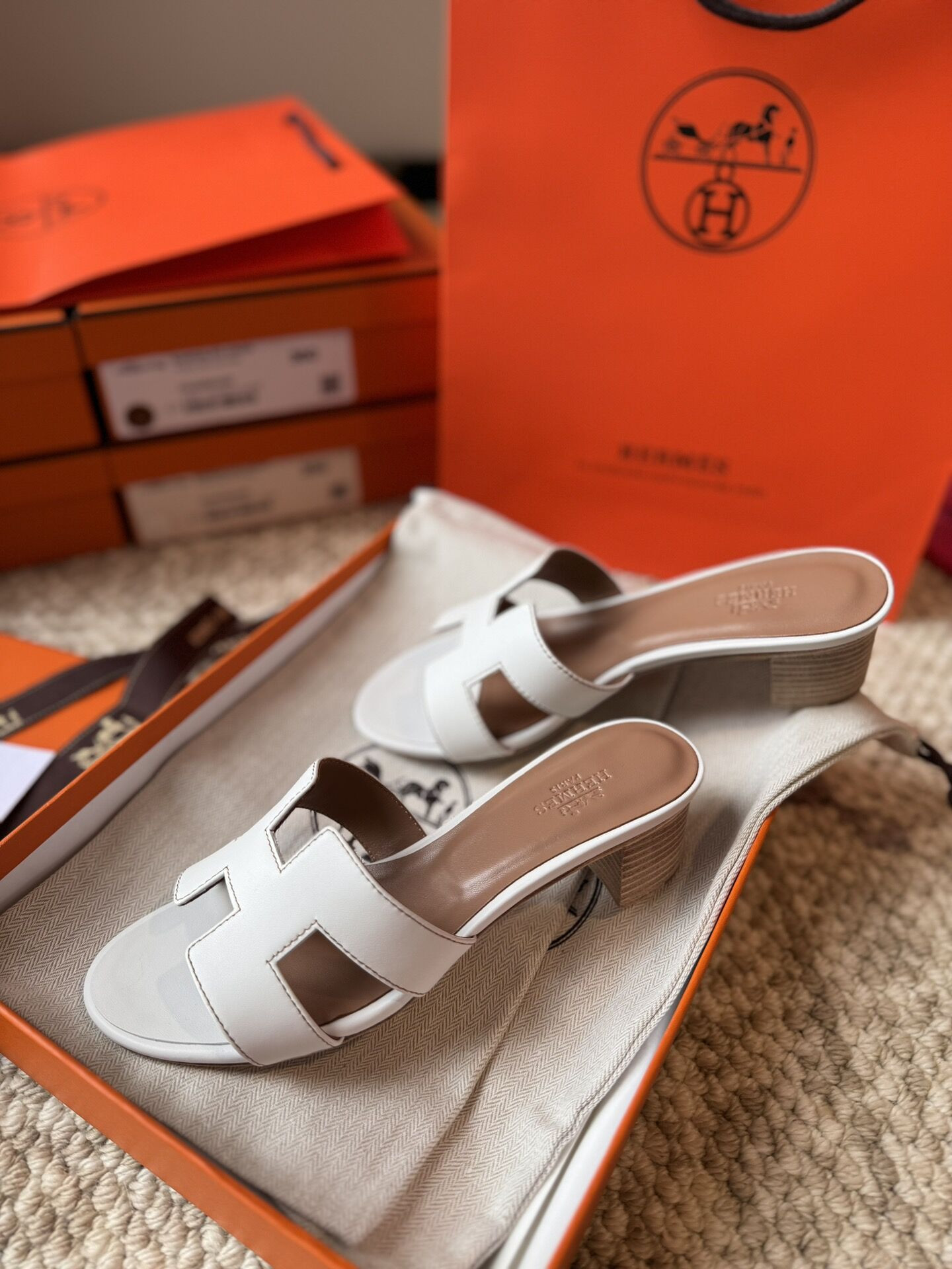 UA Hermès Oasis White Sandal