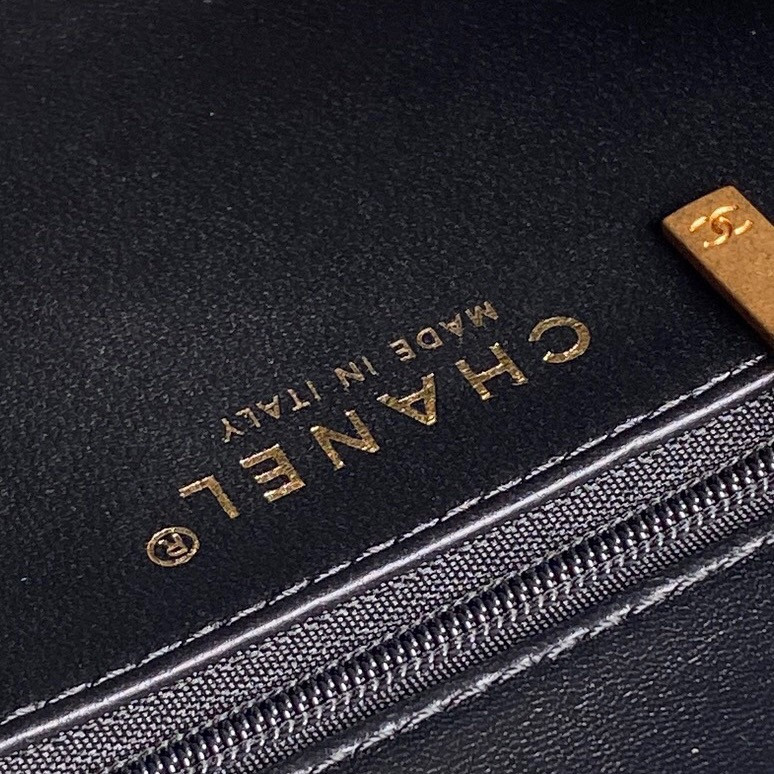 Chanel Mini Flap Bag 12 x 18 x 6cm