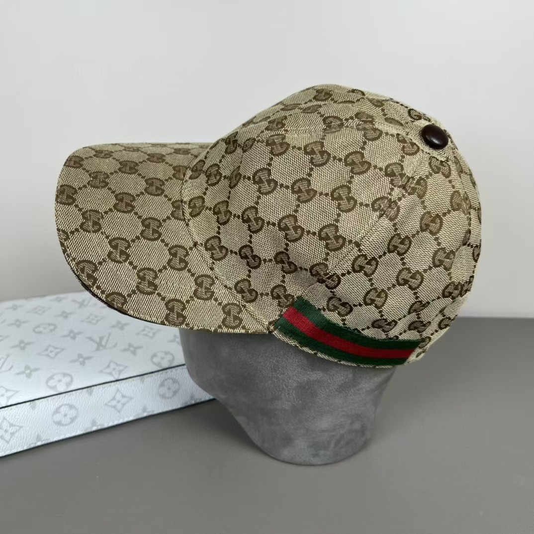 Gucci GG canvas baseball hat with Web
