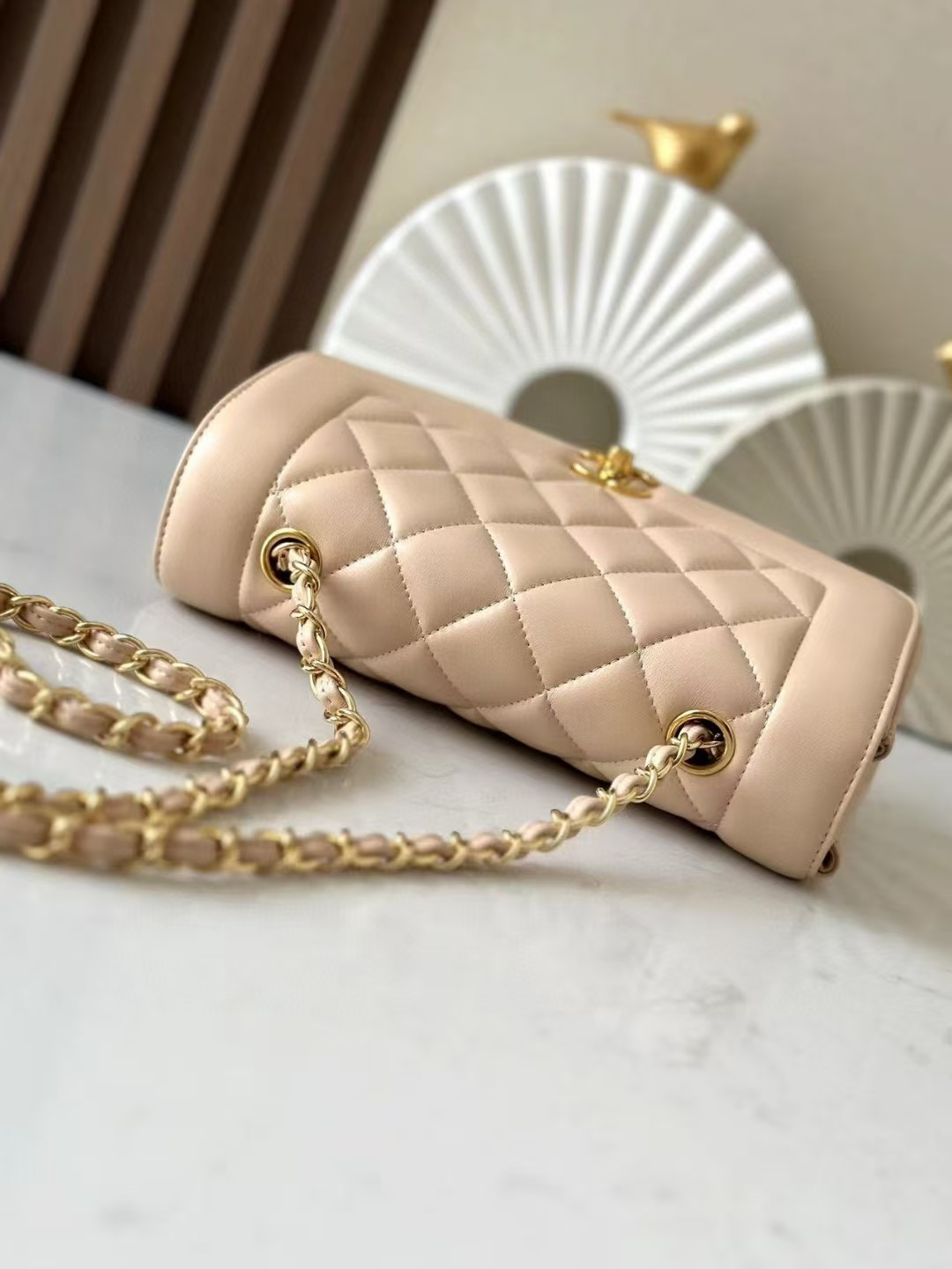 Chanel Small Diana Flap Bag Lambskin Gold Hardware 22.5x14x7cm