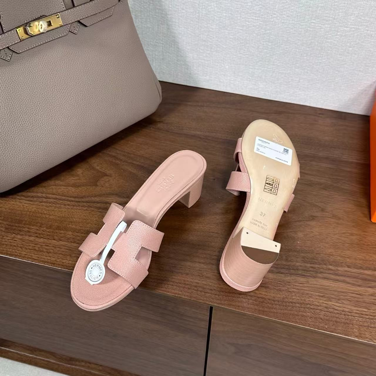 UA Hermès Oasis Sandal