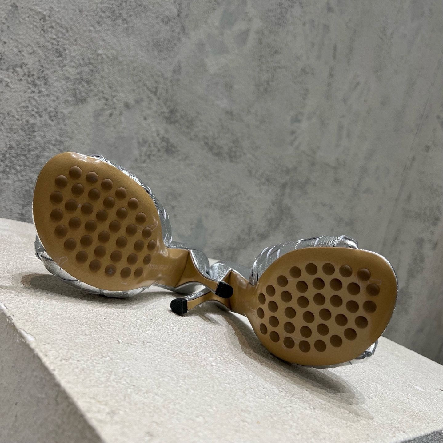 UA Bottega Veneta Blink Slides