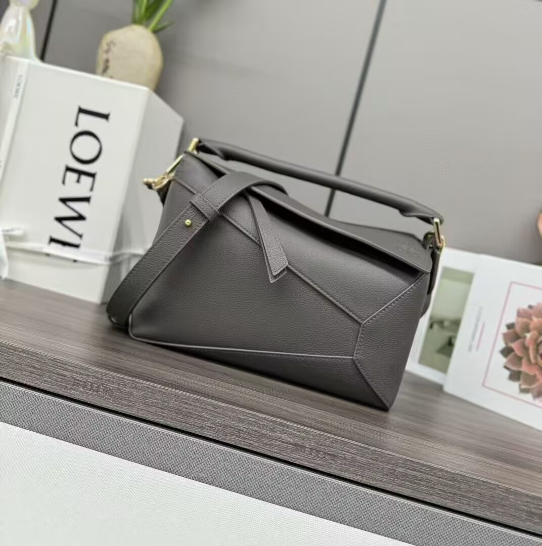 LOEWE Small Puzzle bag in classic calfskin 24x10.5x16.5cm