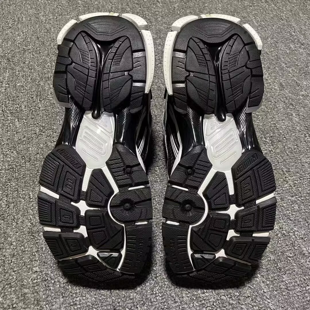 UA Balenciaga Runner Sneaker in White