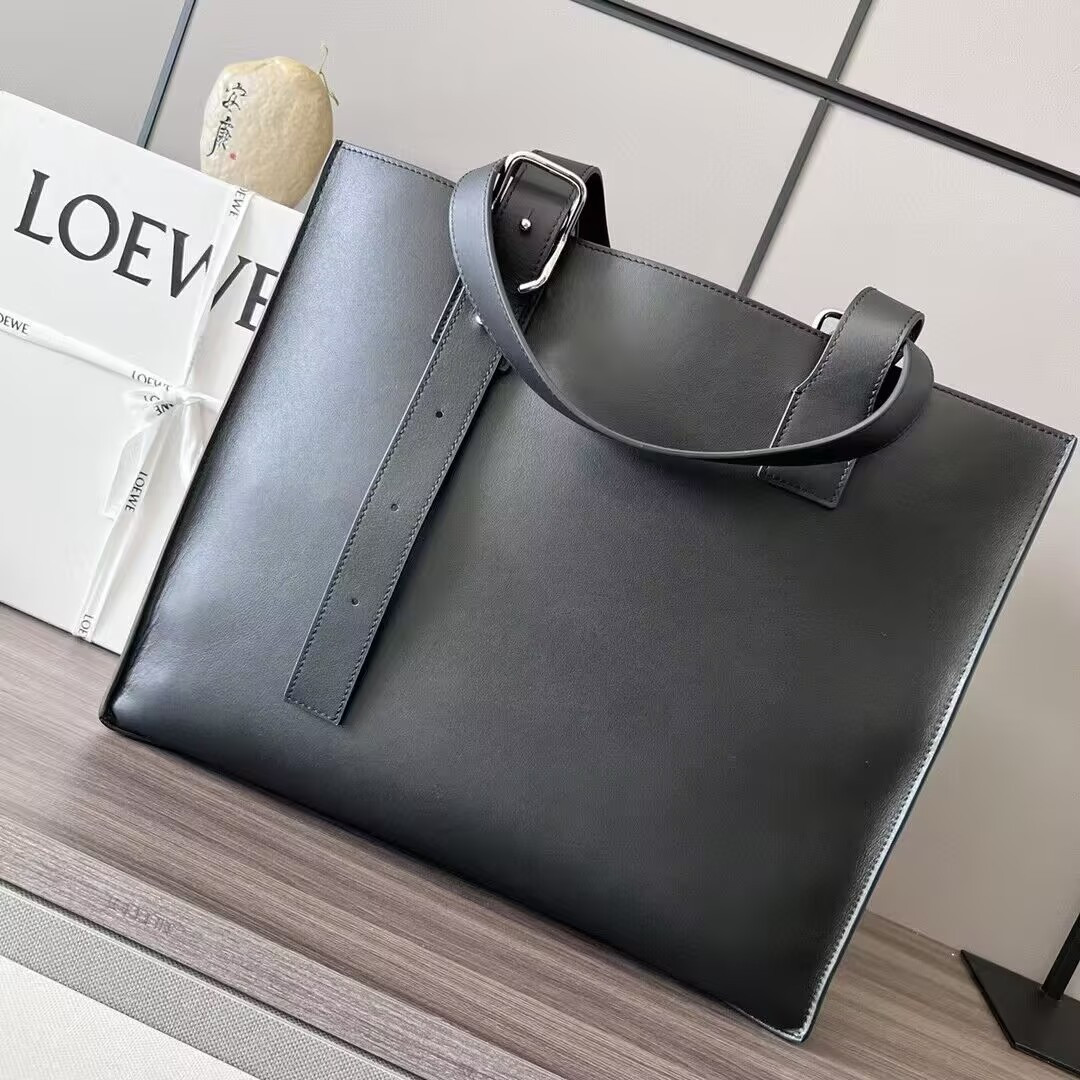 LOEWE Buckle Horizontal Tote in classic calfskin 38.7×9.2×32.9cm
