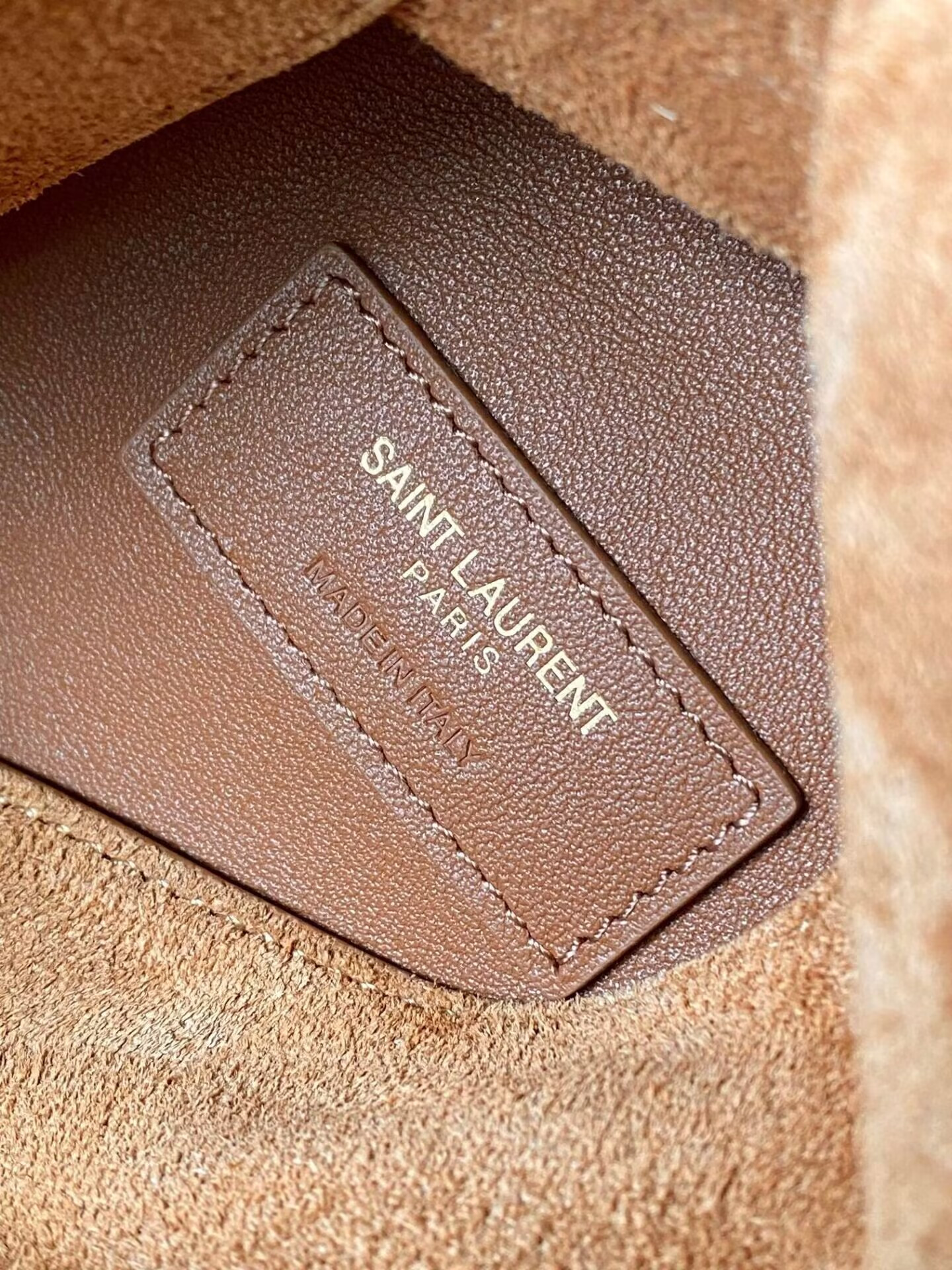 YSL LE 5 À 7 SUPPLE LARGE IN SUEDE 30 X 31 X 13 CM