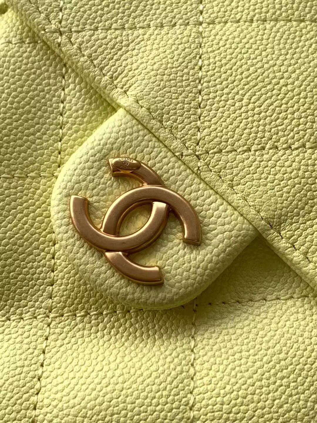 CHANEL 25C Bucket Bag 26x30x14cm