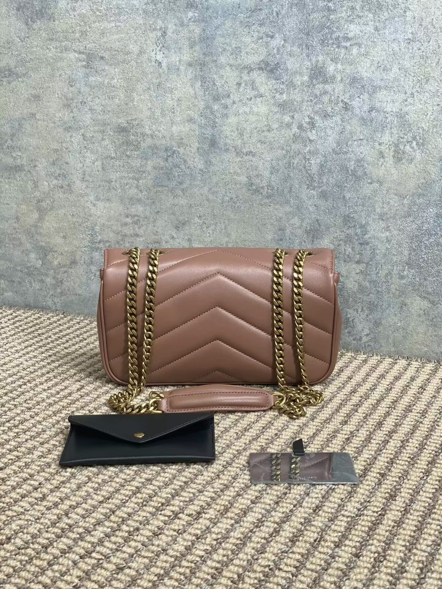 YSL LOULOU Small IN MATELASSÉ LAMBSKIN 24x14x6cm