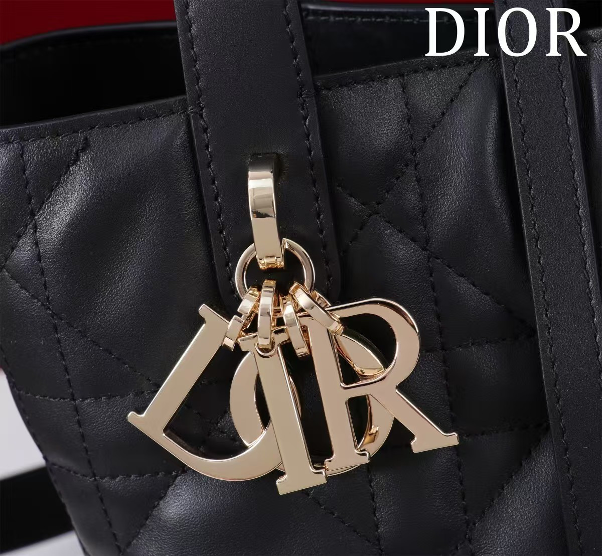 Dior Small Dior Toujours Vertical Tote Bag 18.5 x 18.5 x 12 cm