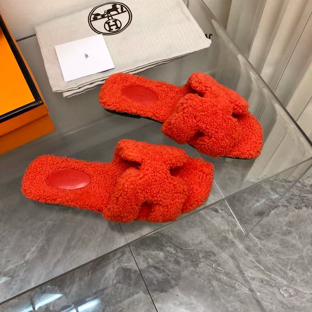 UA Hermès Oran sandal
