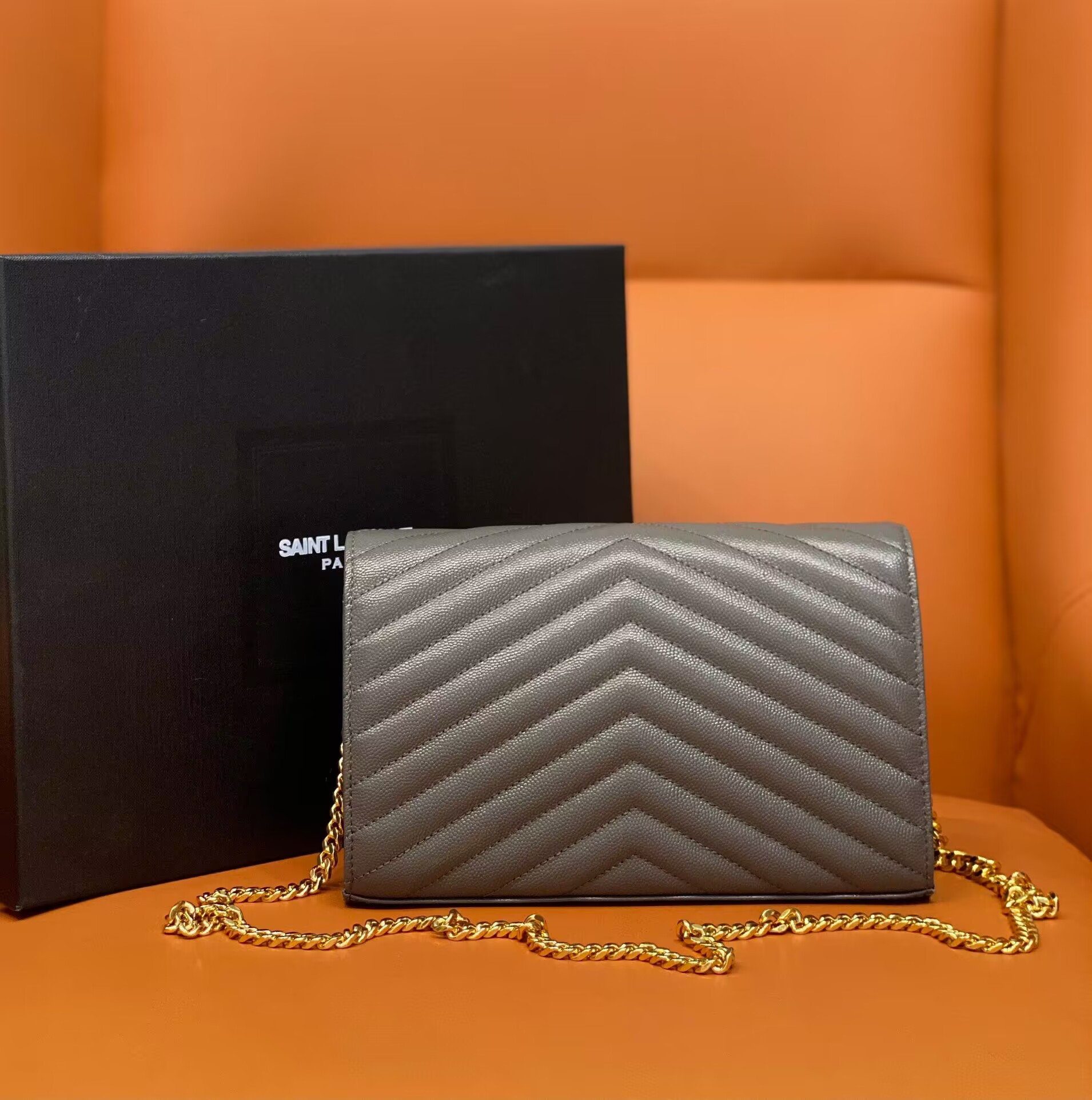 SAINT LAURENT Cassandre Matelassé Leather Shoulder Bag 4×14×22CM