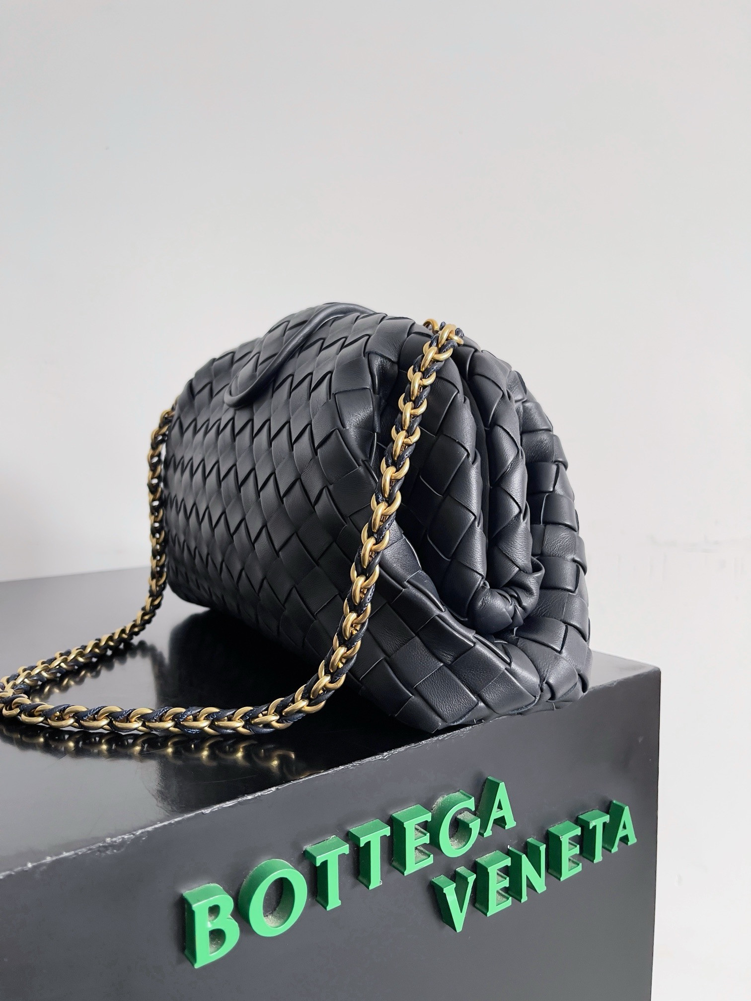 BOTTEGA VENETA LAUREN CLUTCH Andiamo Parachute 31x16.5x11cm
