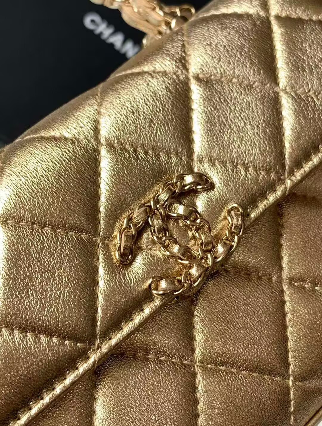 CHANEL Kelly 23P 19x10x4.5cm