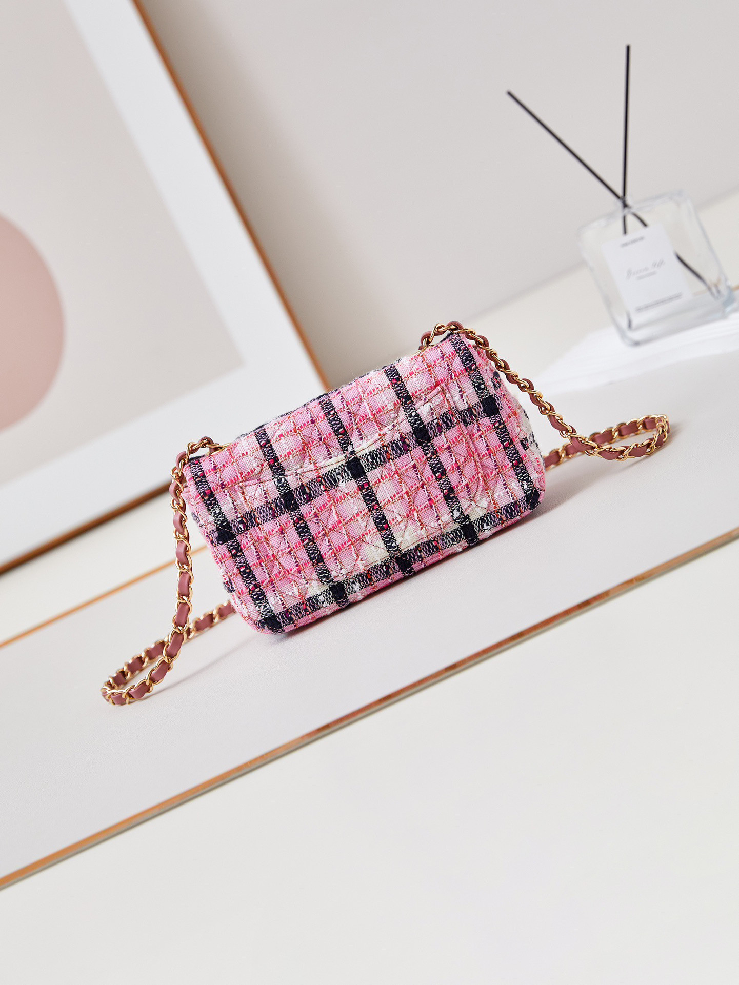 CHANEL MINI CLASSIC HANDBAG 12 × 20 × 6 cm